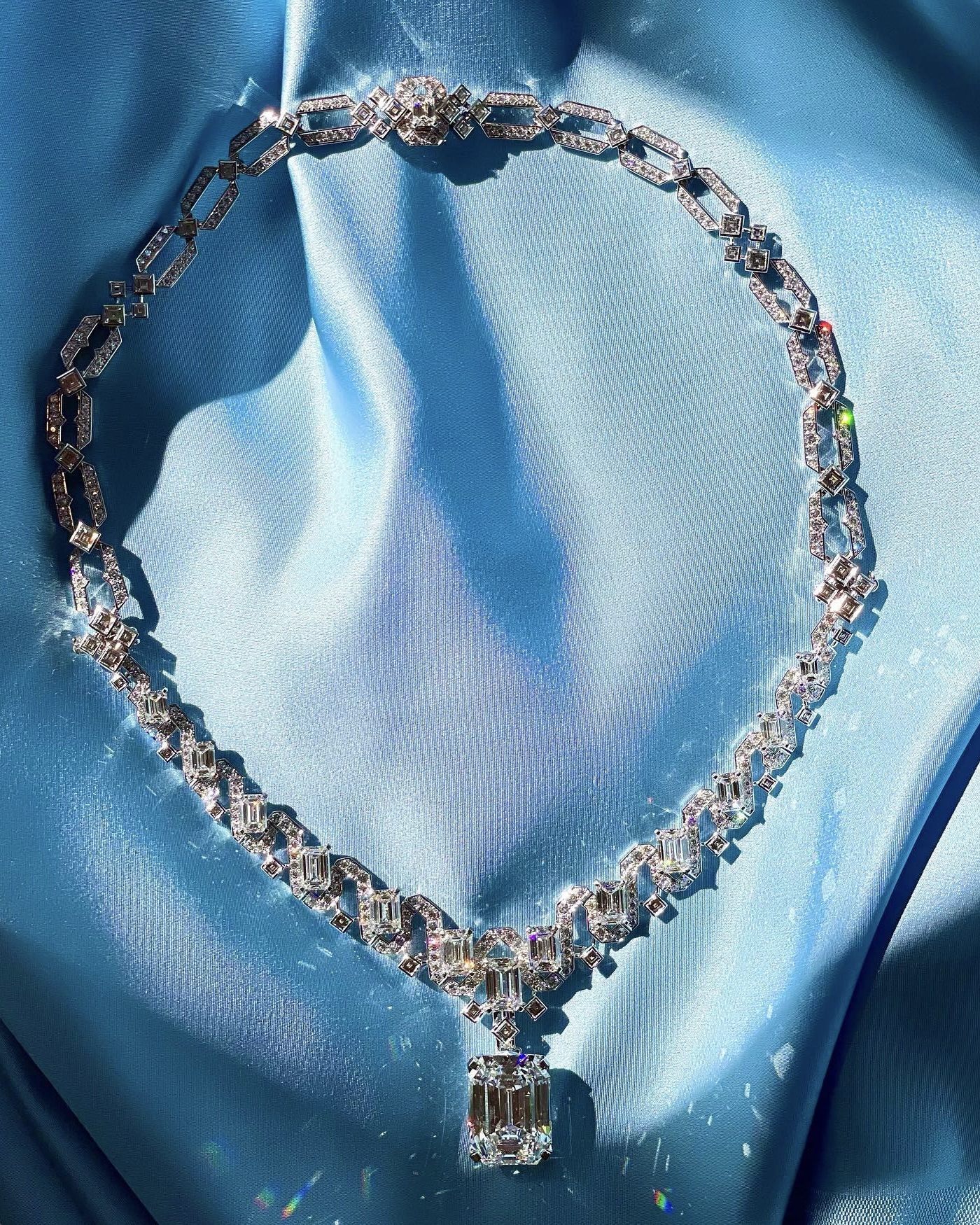 The Best Diamond Jewelry from the SAG Awards Red Carpet—Then and Now 11 Reese Witherspoon 2022 SAG Awards Diamond Necklace