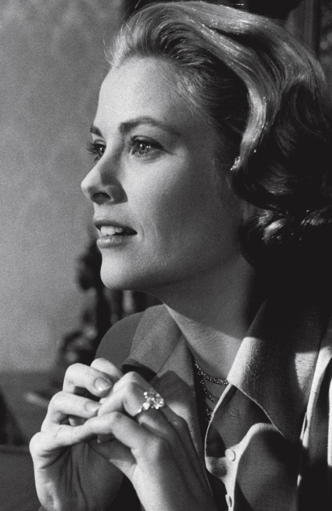 Grace Kelly and her own jewelry worn in movies