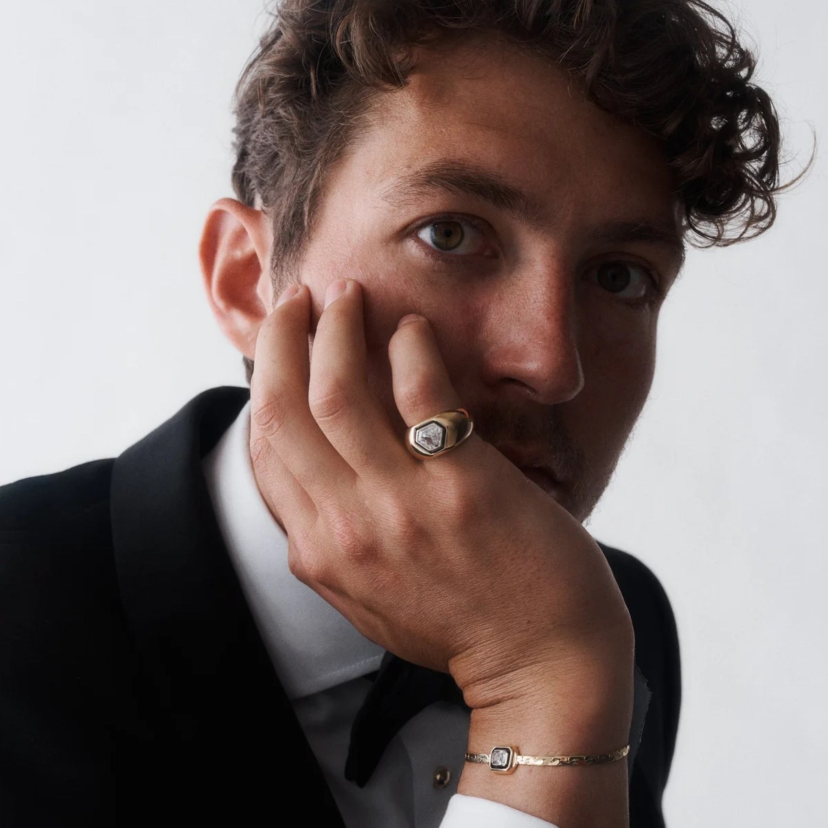 Why a Diamond Gypsy-Set Ring is the Ultimate in Low-Key Luxury 6 gypsy ring