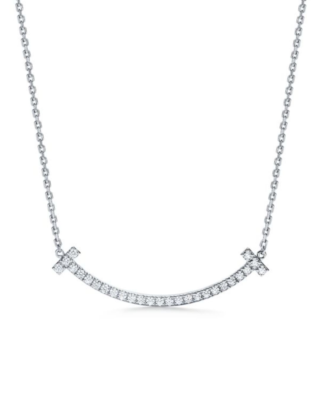 How to Expertly Wear Layered Necklaces With Tips from the Pros