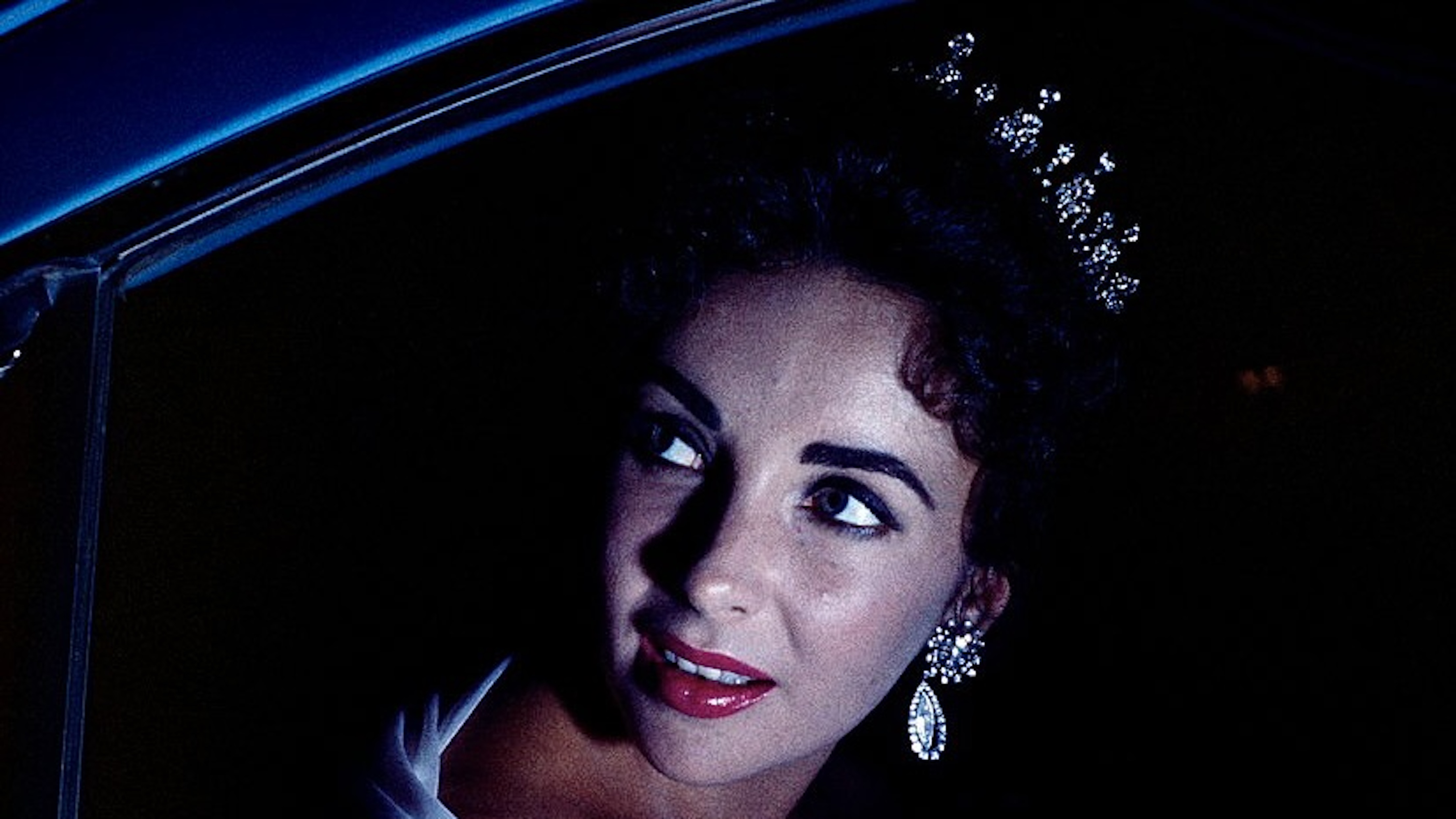 A Fascinating History of Diamond Tiaras Off and On the Red Carpet 1 A Fascinating History of Diamond Tiaras Off and On the Red Carpet