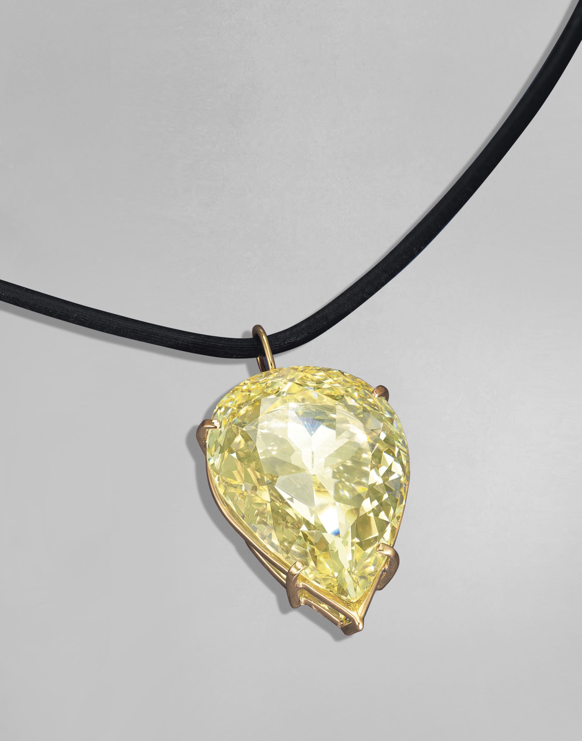 The Moon of Baroda: A Storied Diamond with a Dark Side 3 The Moon of Baroda: A Storied Diamond with a Dark Side