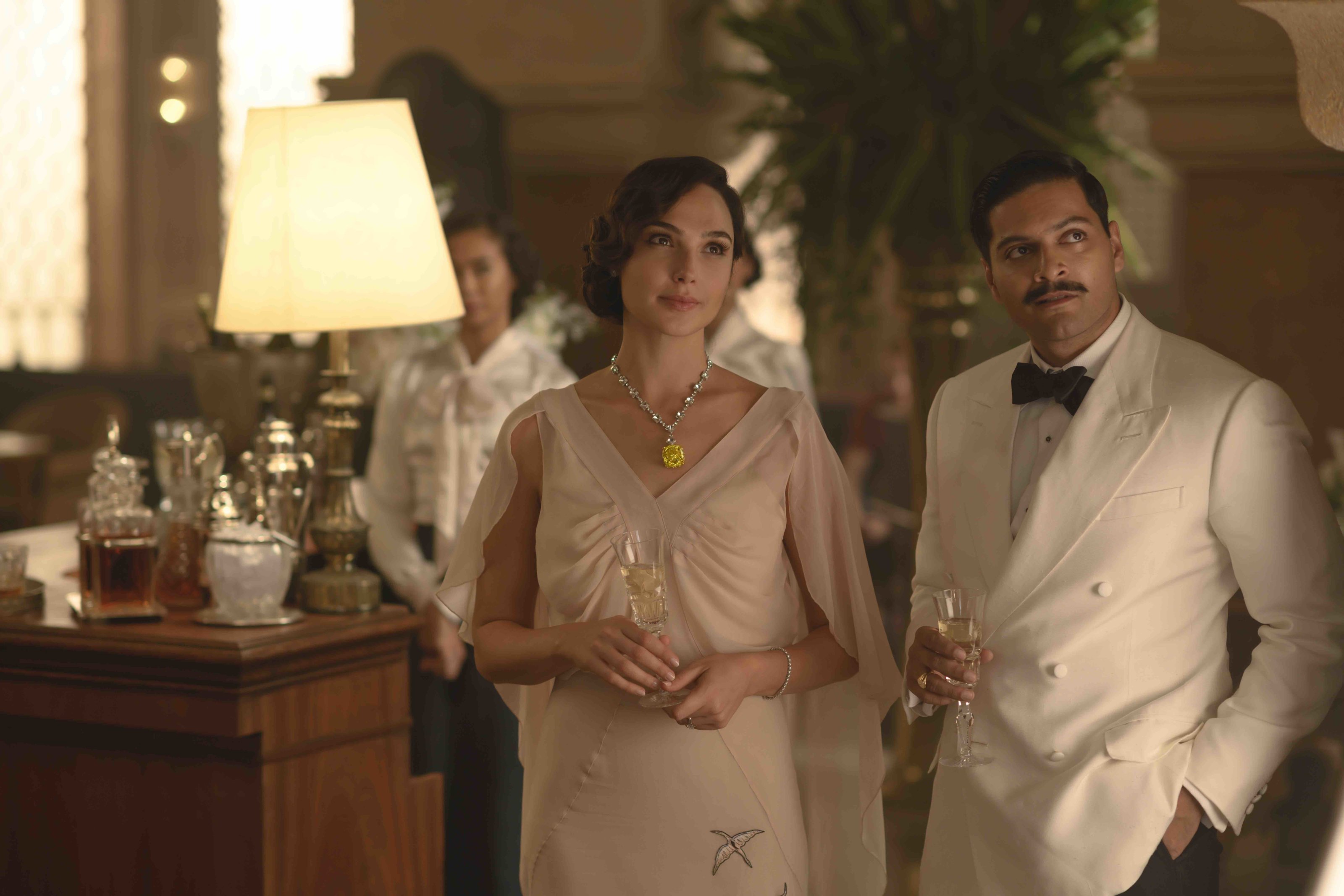 128-carat yellow Tiffany diamond necklace worn by Gal Gadot in the Death on The Nile movie