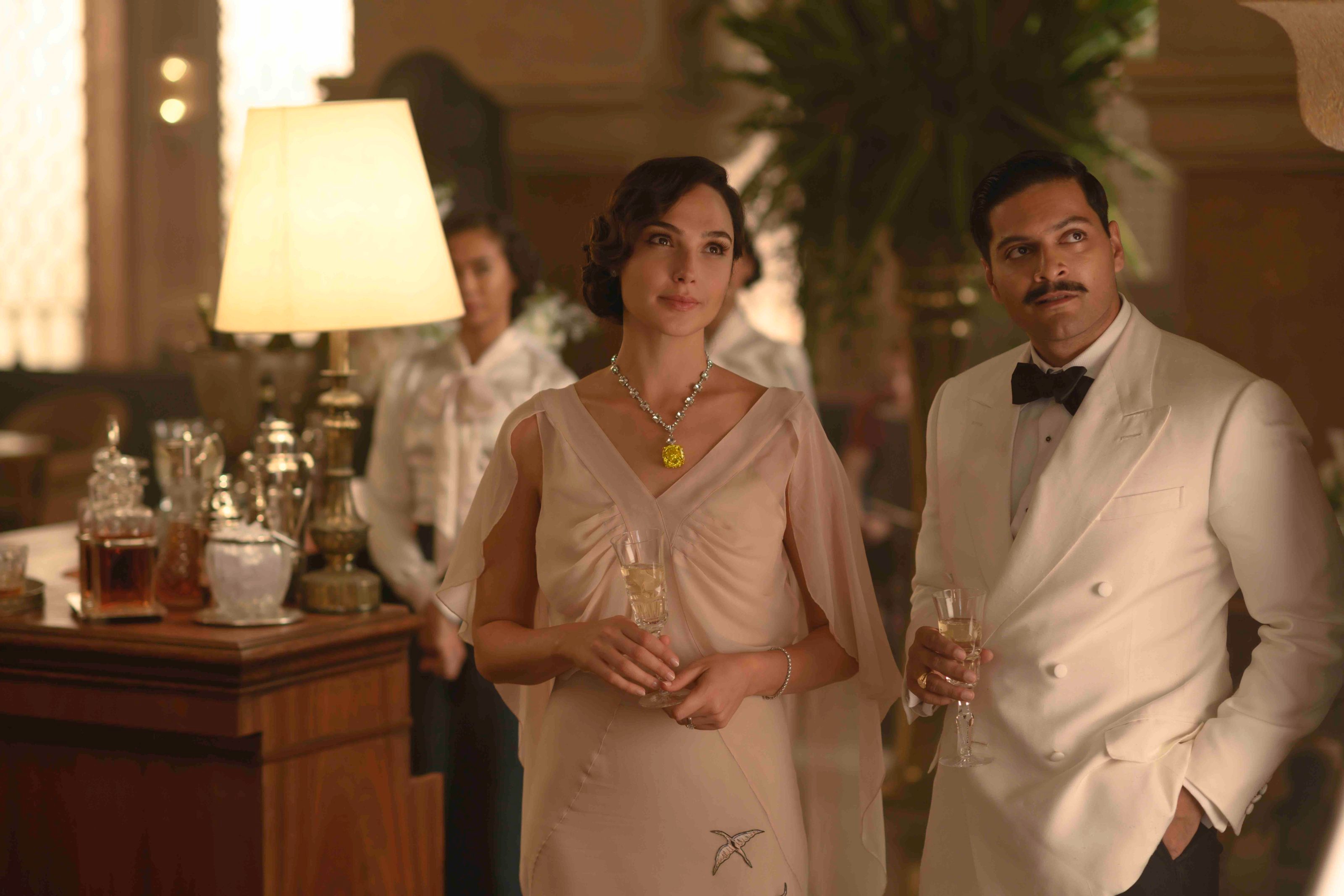 128-carat yellow Tiffany diamond necklace worn by Gal Gadot in the Death on The Nile movie