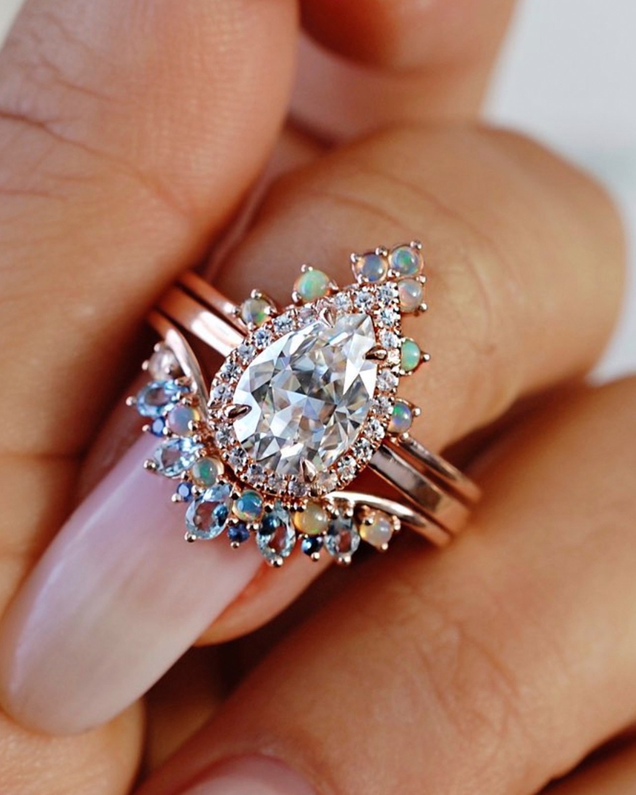 Design Your Own Engagement Ring Perfectly in 7 Simple Steps