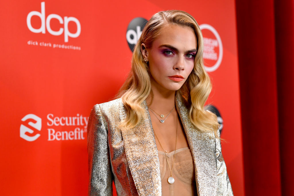 Sparkle and Shine Were Prevailing Trends at the AMAs 7 Sparkle and Shine Were Prevailing Trends at the AMAs