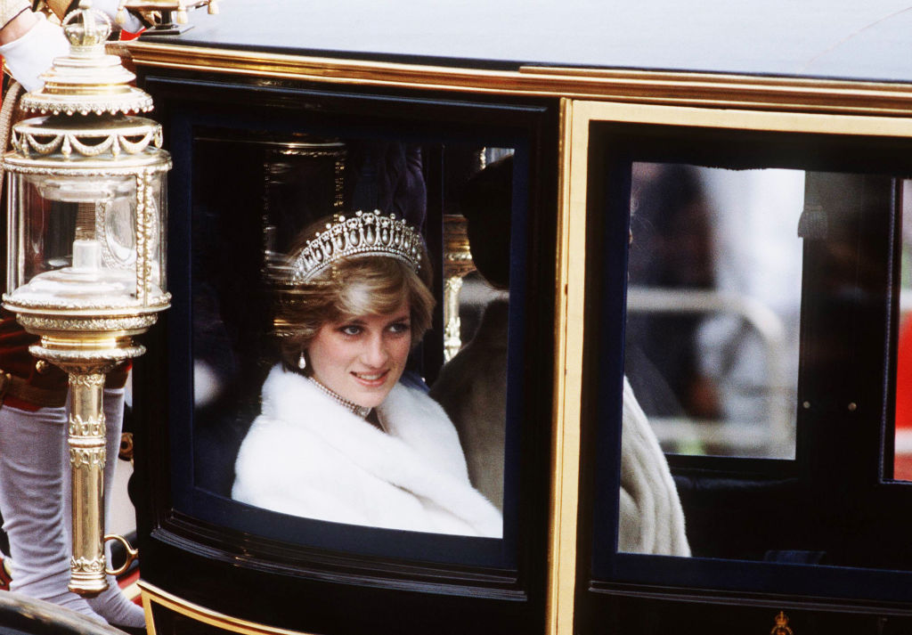 The Lover’s Knot Tiara and pearl pendant earrings worn by Princess Diana
