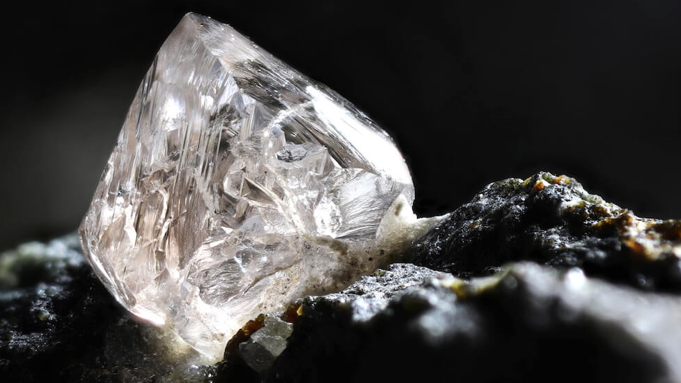 The Difference Between Natural & Lab Grown Diamonds - Only Natural