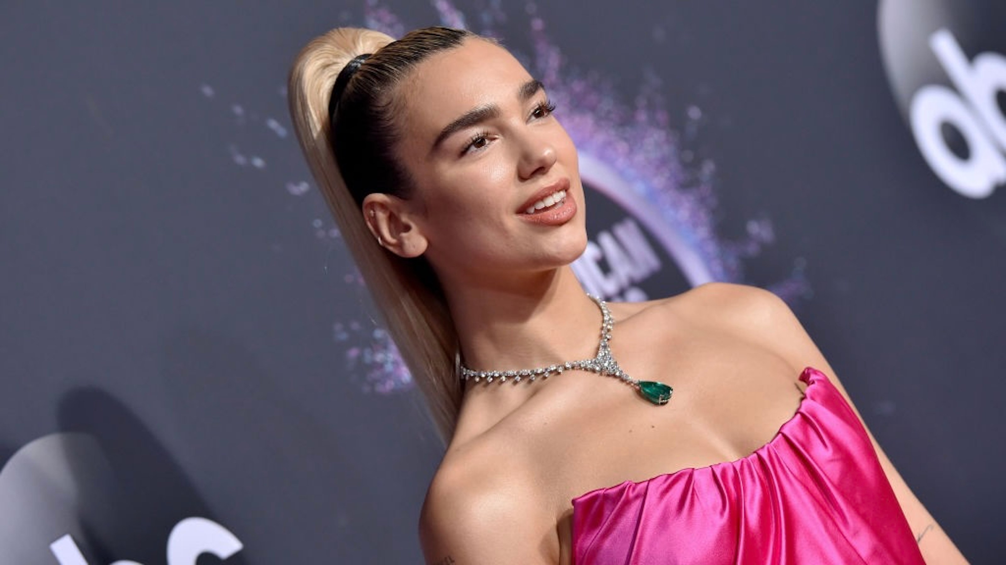 Celebrity Diamond Jewelry Spotlight: Dua Lipa
