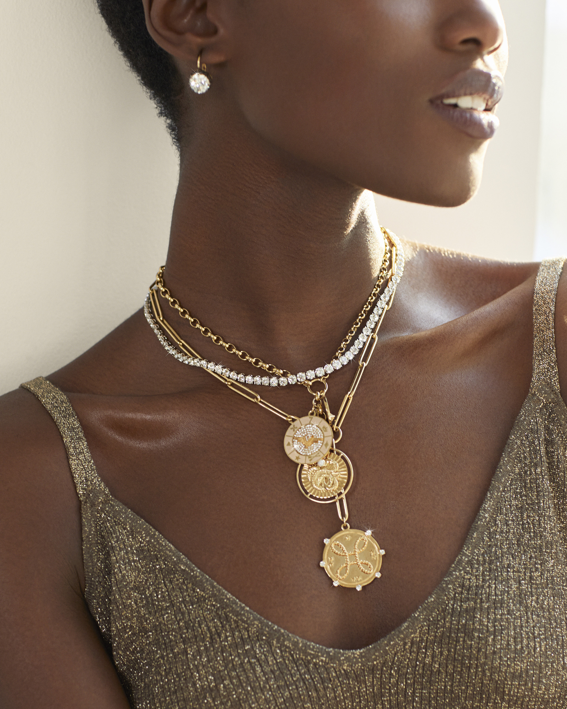 How to Layer Necklaces: 4 Easy and Stylish Hacks | Teen Vogue