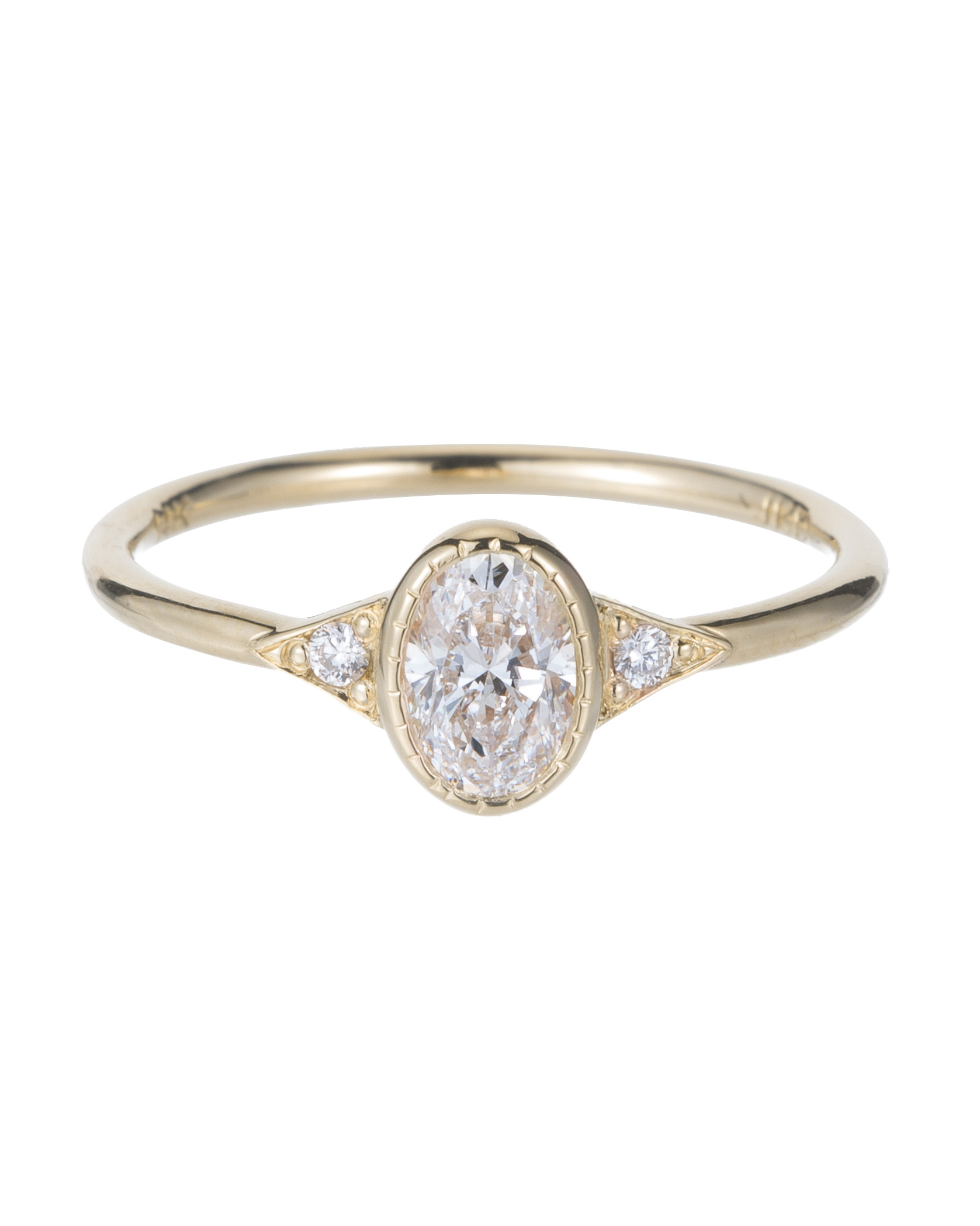 15 Diamond Engagement Rings Under $5,000 3 Jennie Kwon Diamond oval Deco ring