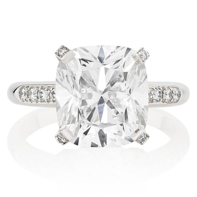 How to Buy an Engagement Ring at a Jewelry Auction, According to Experts
