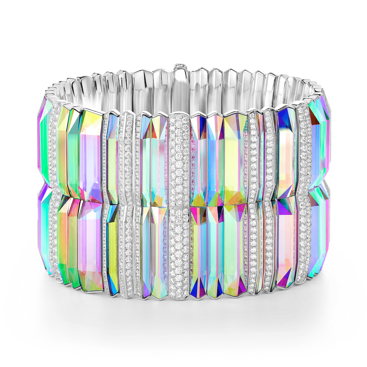 Les plus beaux diamants des collections de haute joaillerie de juin et juillet 6 Les plus beaux diamants des collections de haute joaillerie de juin et juillet