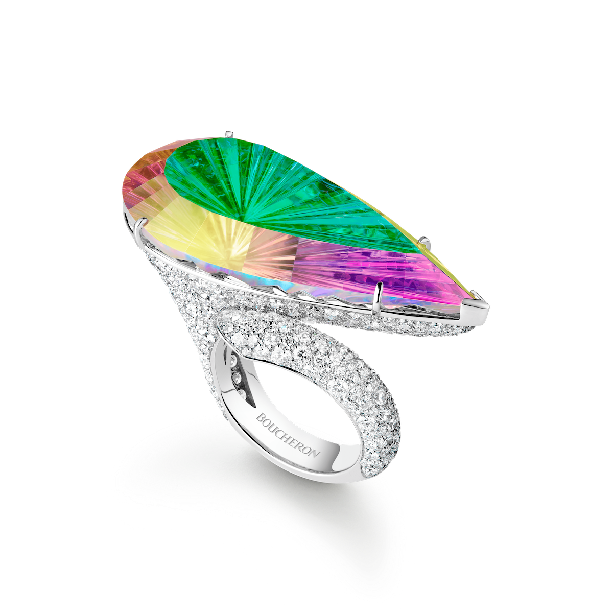 Les plus beaux diamants des collections de haute joaillerie de juin et juillet 9 Les plus beaux diamants des collections de haute joaillerie de juin et juillet