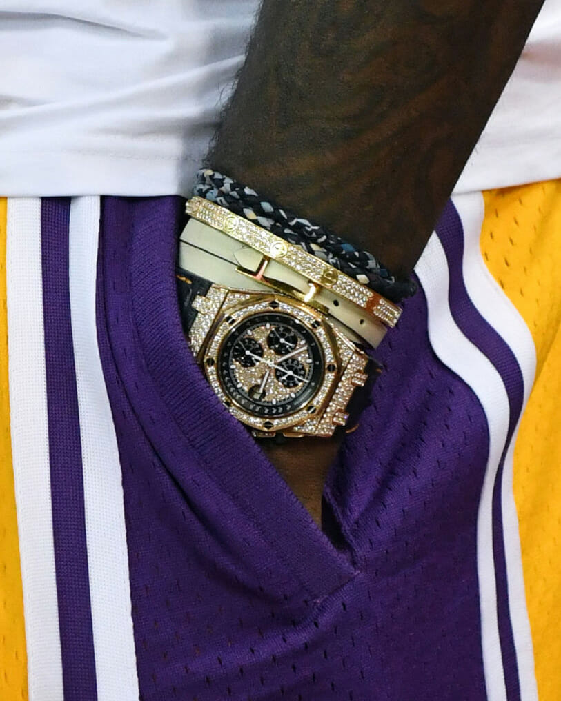 6 Sportifs Ayant du Style qui Adore Porter des Diamants 13 NBA player Lebron James diamond watch and bracelets.