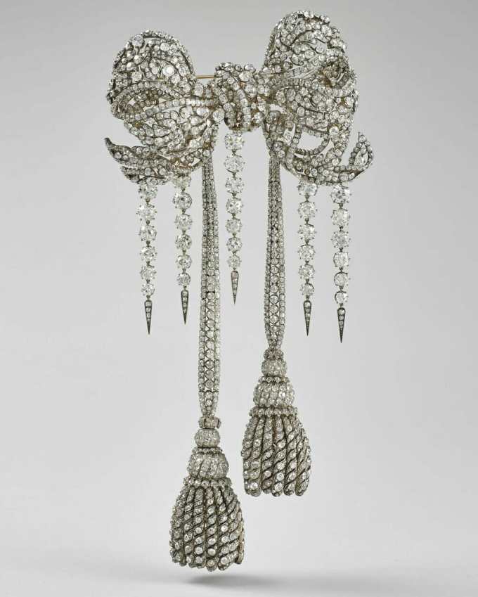 princess eugenie's diamond brooch lost diamonds french crown jewels