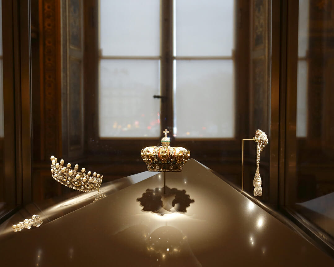 How Marie Jewelry Ends Up on Auction(02)