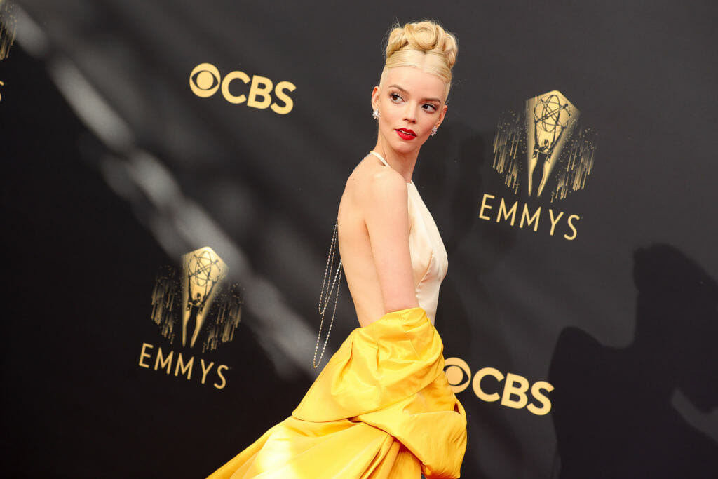 Emmys 2021: The Best Jewelry Looks from an Epic and Sparkly, Diamond-Filled Night 6 Emmys 2021: The Best Jewelry Looks from an Epic and Sparkly, Diamond-Filled Night