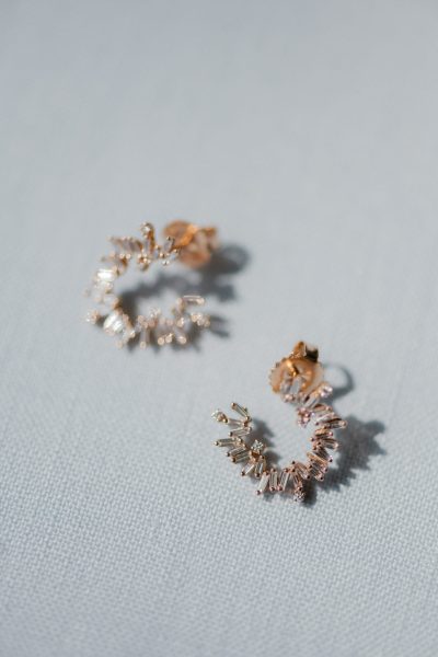 modern bride wedding dress style diamond jewelry