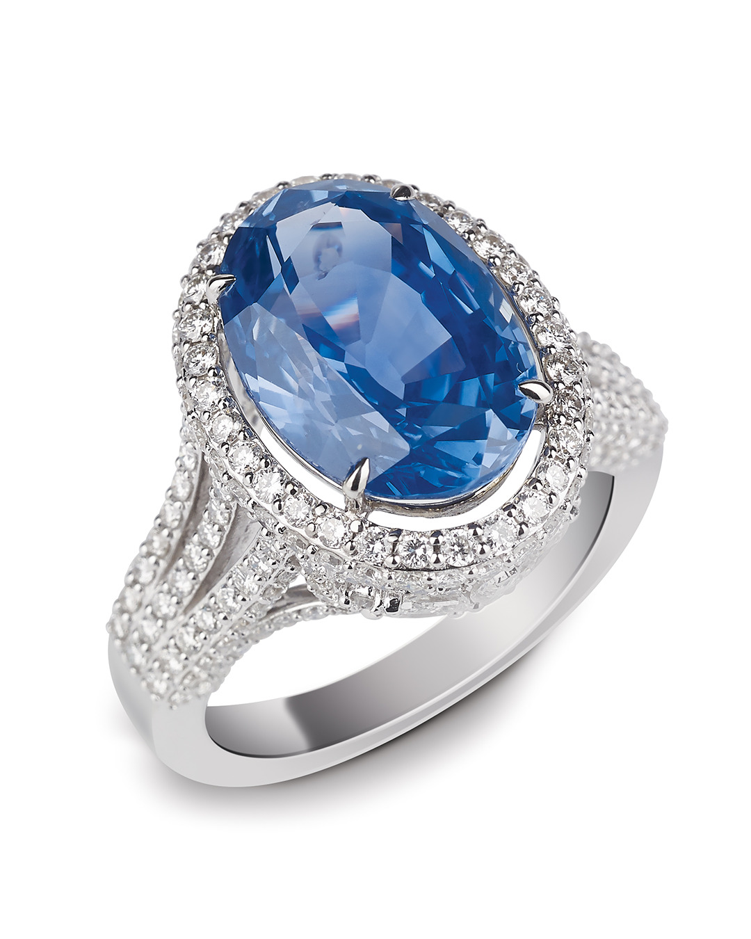 Engagement Rings in Movies Kristen Stewart wore a Mouawad-made replica of Princess Diana's engagement ring in Spencer