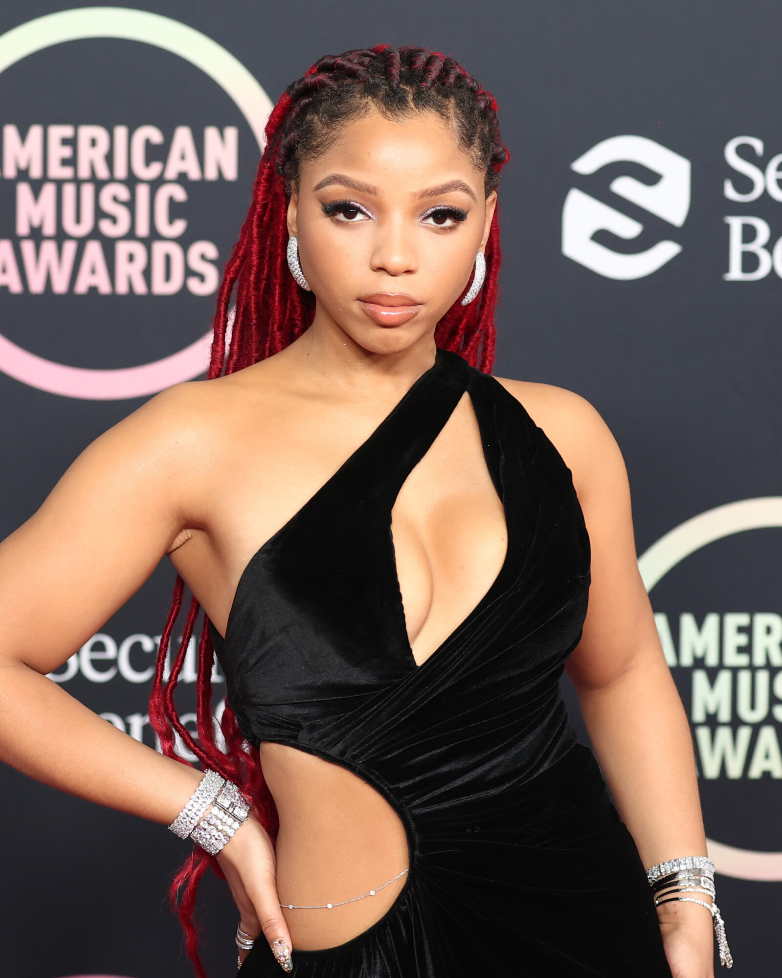 2021 American Music Awards: The Best Jewelry Looks - Only Natural Diamonds