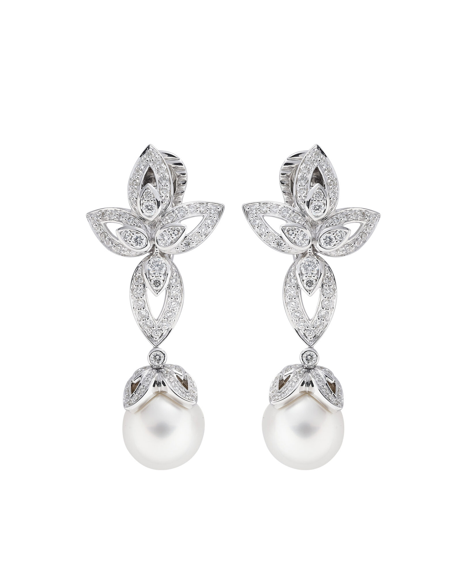 EXCLUSIVE: How This Designer Re-Imagined Princess Diana's Jewelry for "Spencer" 10 princess diana jewelry spencer diamond pearl earrings