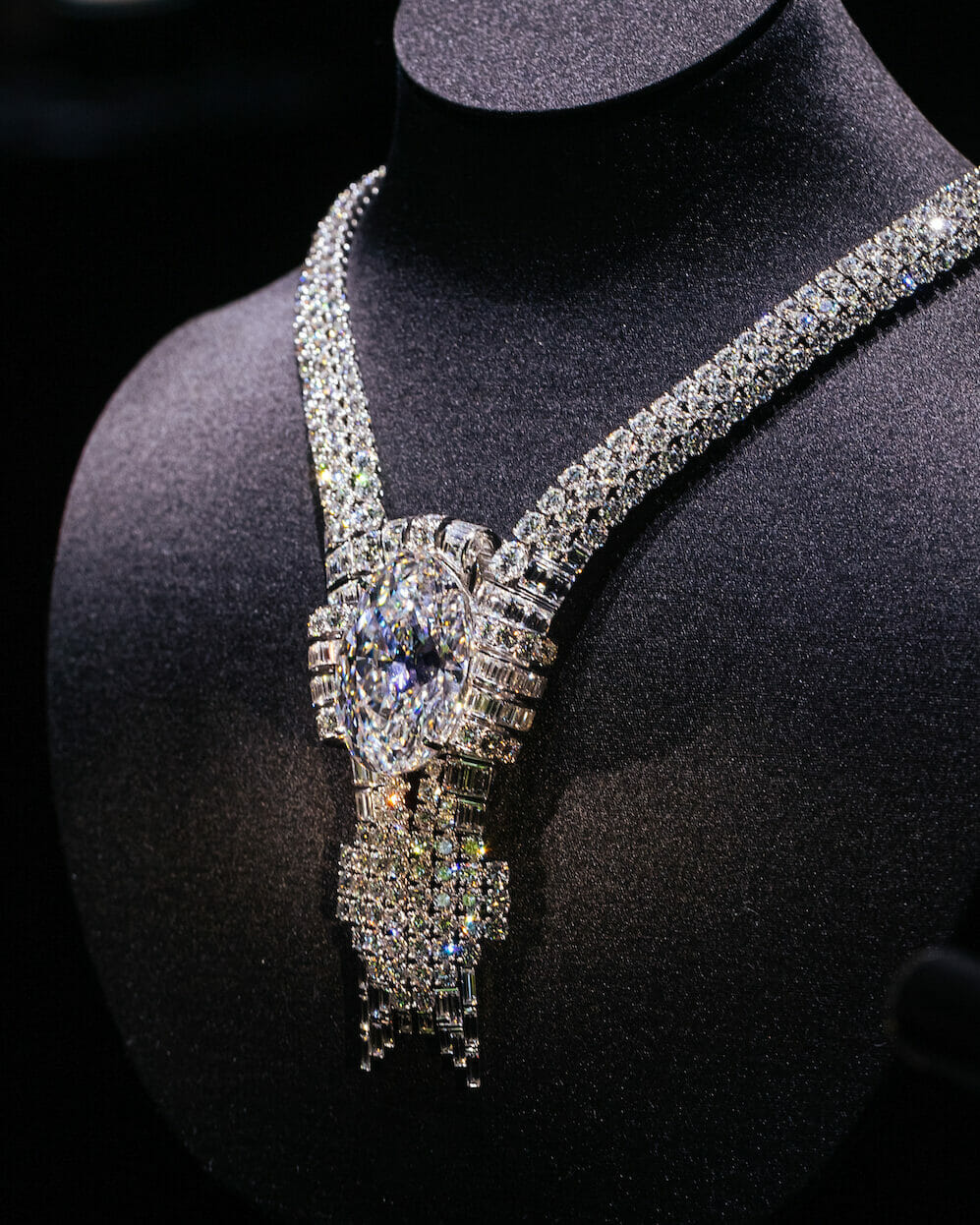70 Ct Sparkling Diamonds Ladies Necklace White Gold 14K