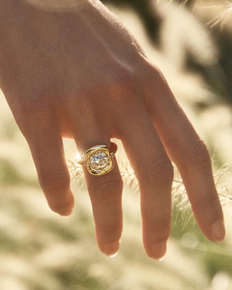 How to Make an Engagement Ring Look Bigger: 9 Designer-Approved Hacks 1 How to Make an Engagement Ring Look Bigger: 9 Designer-Approved Hacks