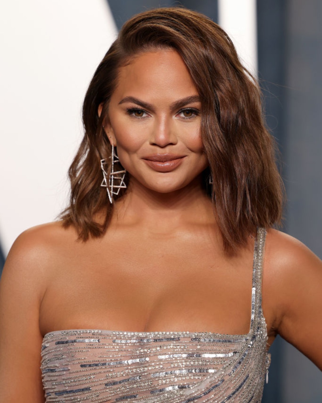 Chrissy Teigen in Lorraine Schwartz