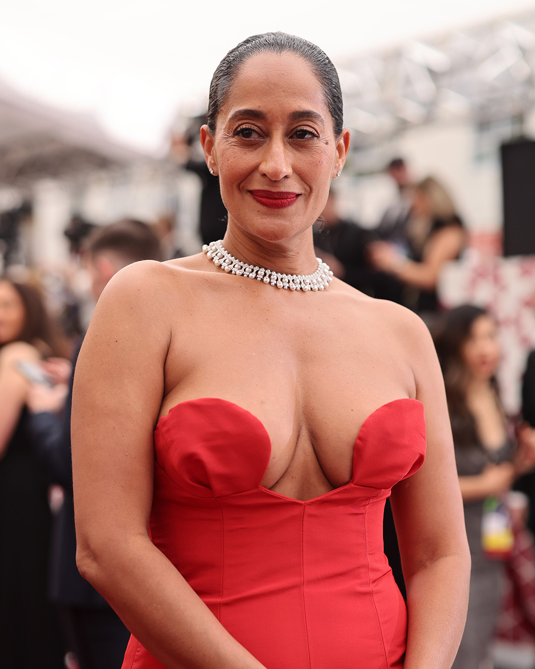 tracee ellis ross 2022 oscars academy awards diamond jewelry red carpet looks