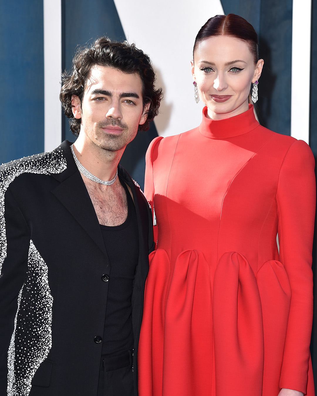The Best Diamond Jewelry Looks From The 2022 Vanity Fair Oscar After Party 10 2022 vanity fair oscars after party diamond jewelry looks sophie turner joe jonas