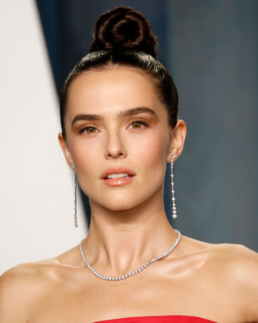 2022 vanity fair oscars after party diamond jewelry looks zoey deutsch