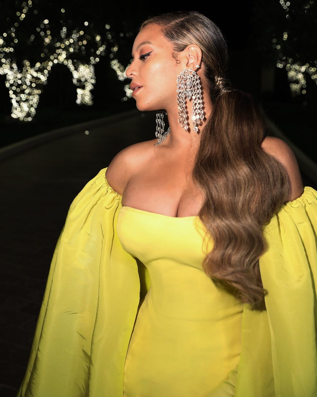 Beyonce in Lorraine Schwartz jewelry