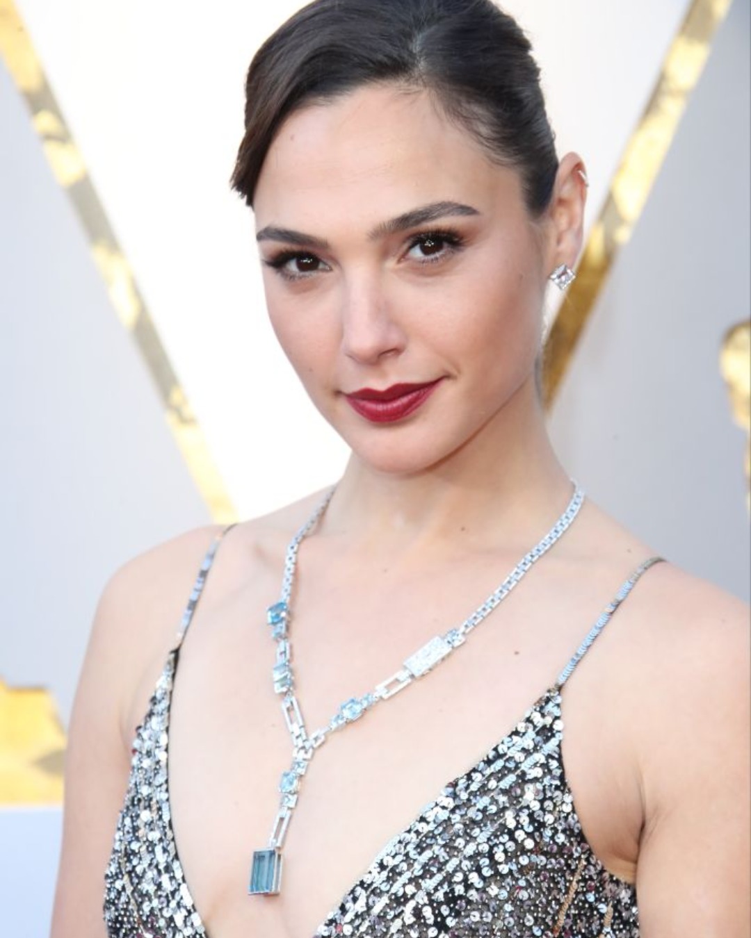 gal gadot april celebrity diamond birthstone