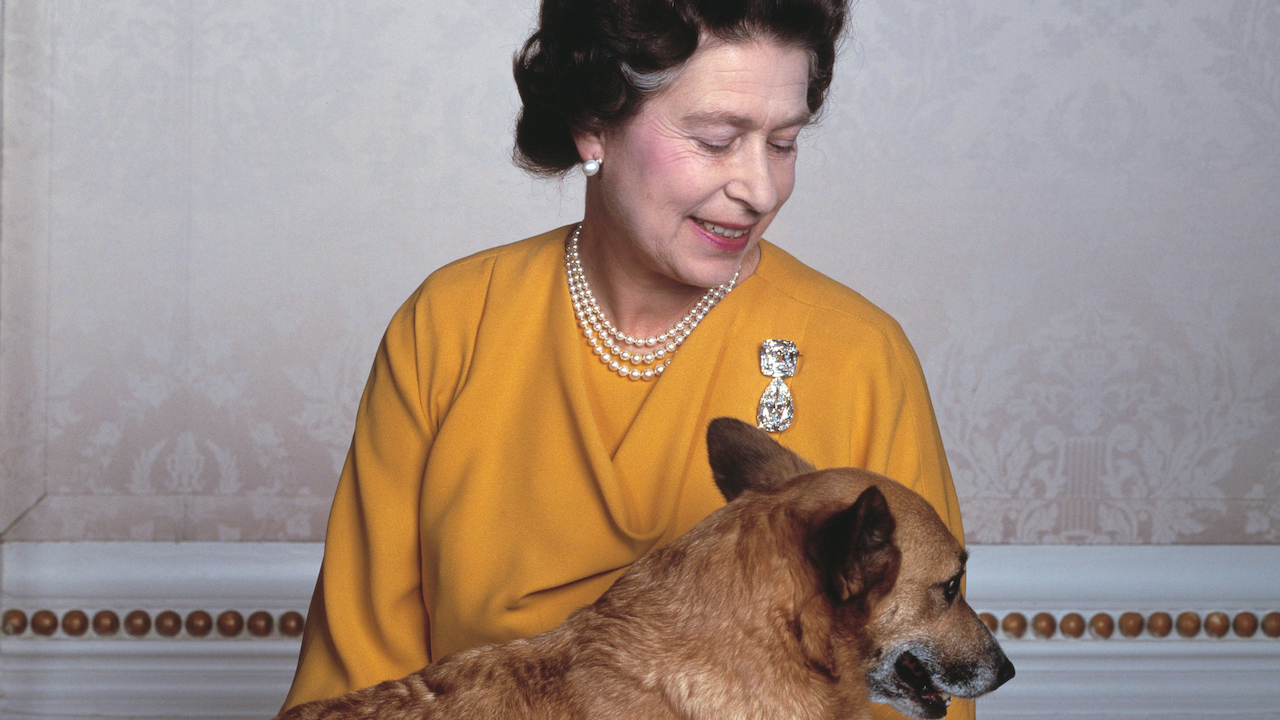 Queen Elizabeth II wearing Granny's Chips