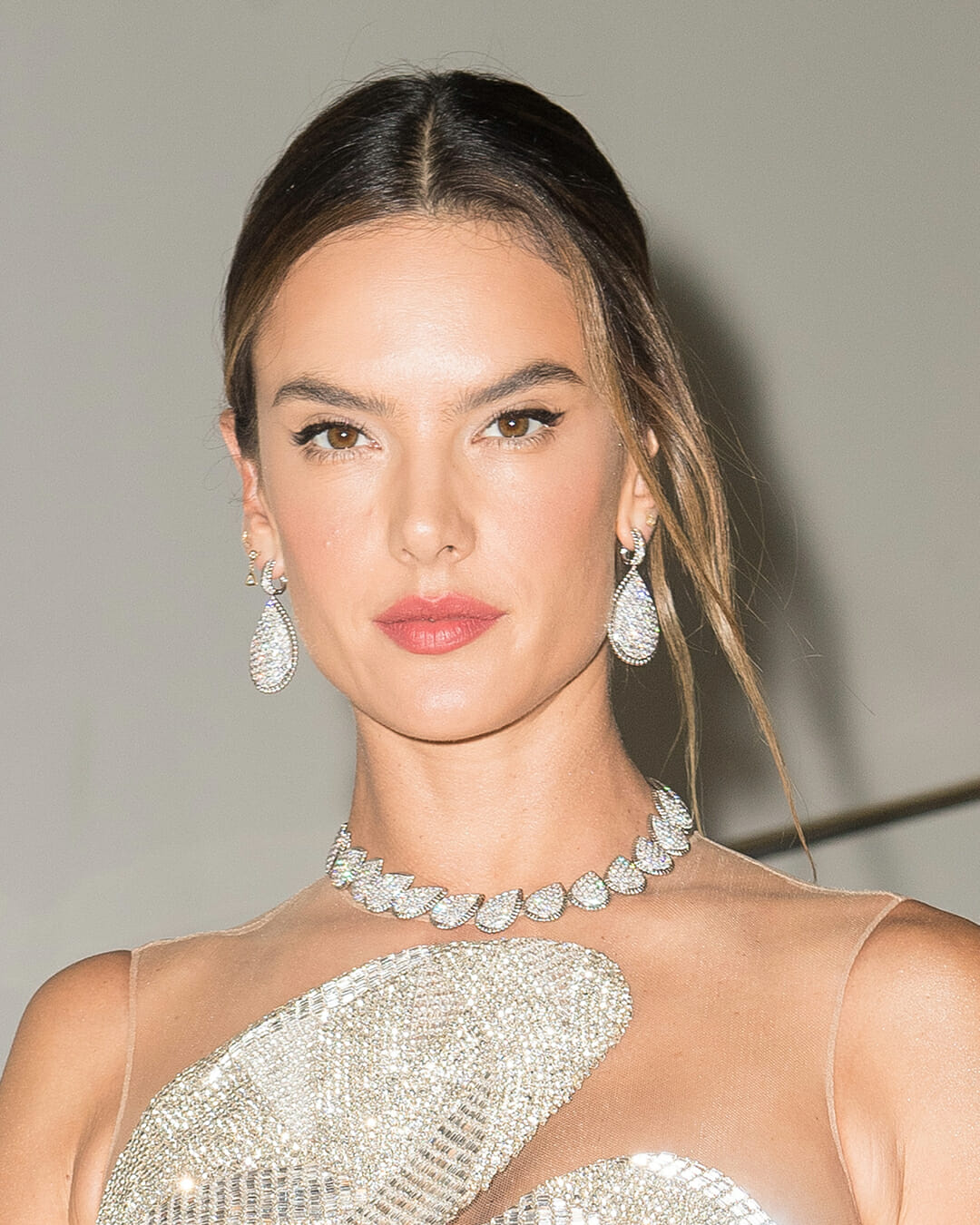 15 Stunning Diamond Moments From the 2022 Cannes Film Festival 14 15 Stunning Diamond Moments From the 2022 Cannes Film Festival