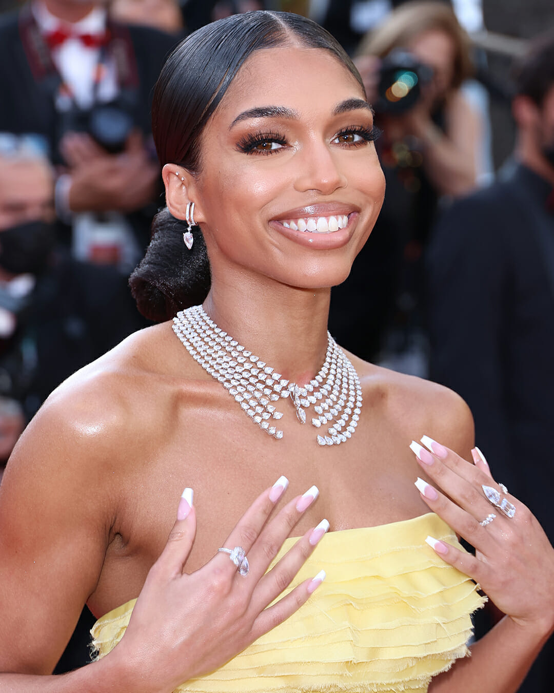 Diamond Collar Necklace: A Bold Jewelry Staple
