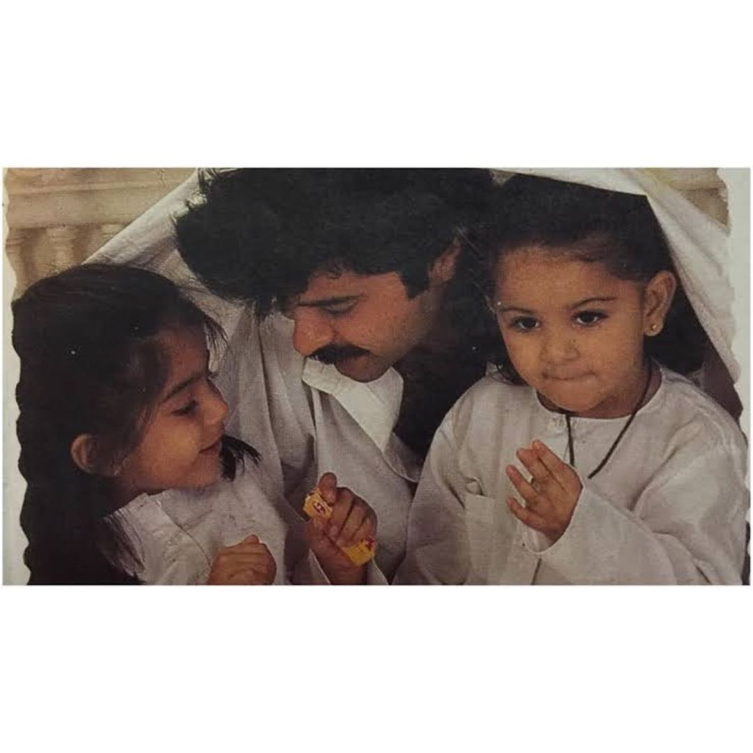 Anil Kapoor with his daughters 