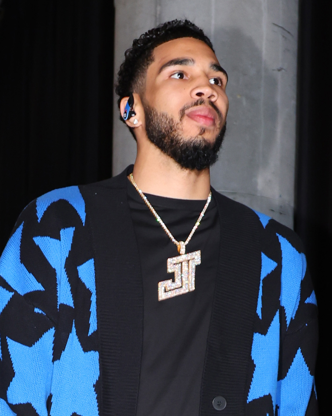 Jayson Tatum wearing his ‘J’ initial diamond pendant