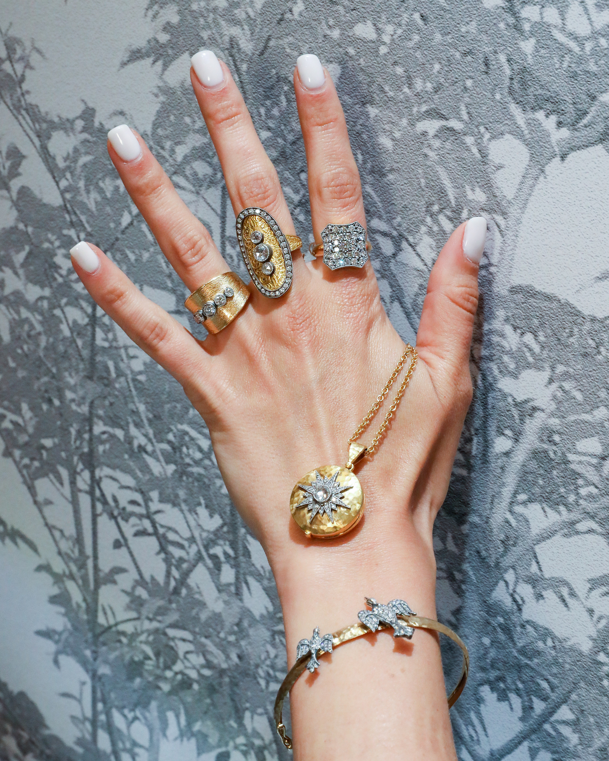 The Exciting New Natural Diamond Jewelry from the 2022 COUTURE Show in Las Vegas 7 The Exciting New Natural Diamond Jewelry from the 2022 COUTURE Show in Las Vegas