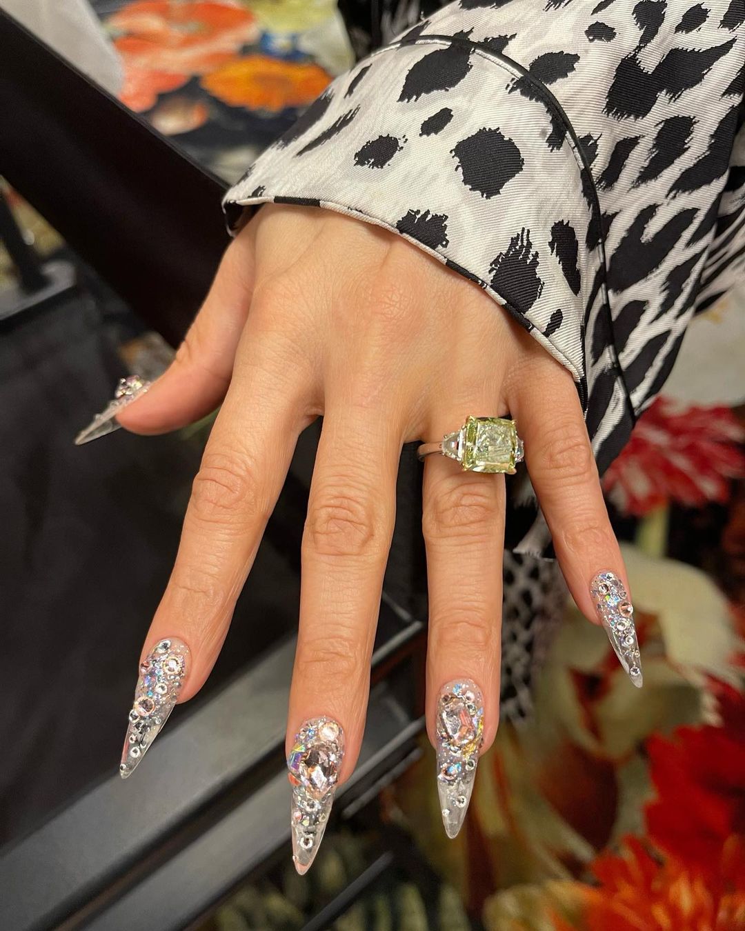Jennifer Lopez's green diamond engagement ring 