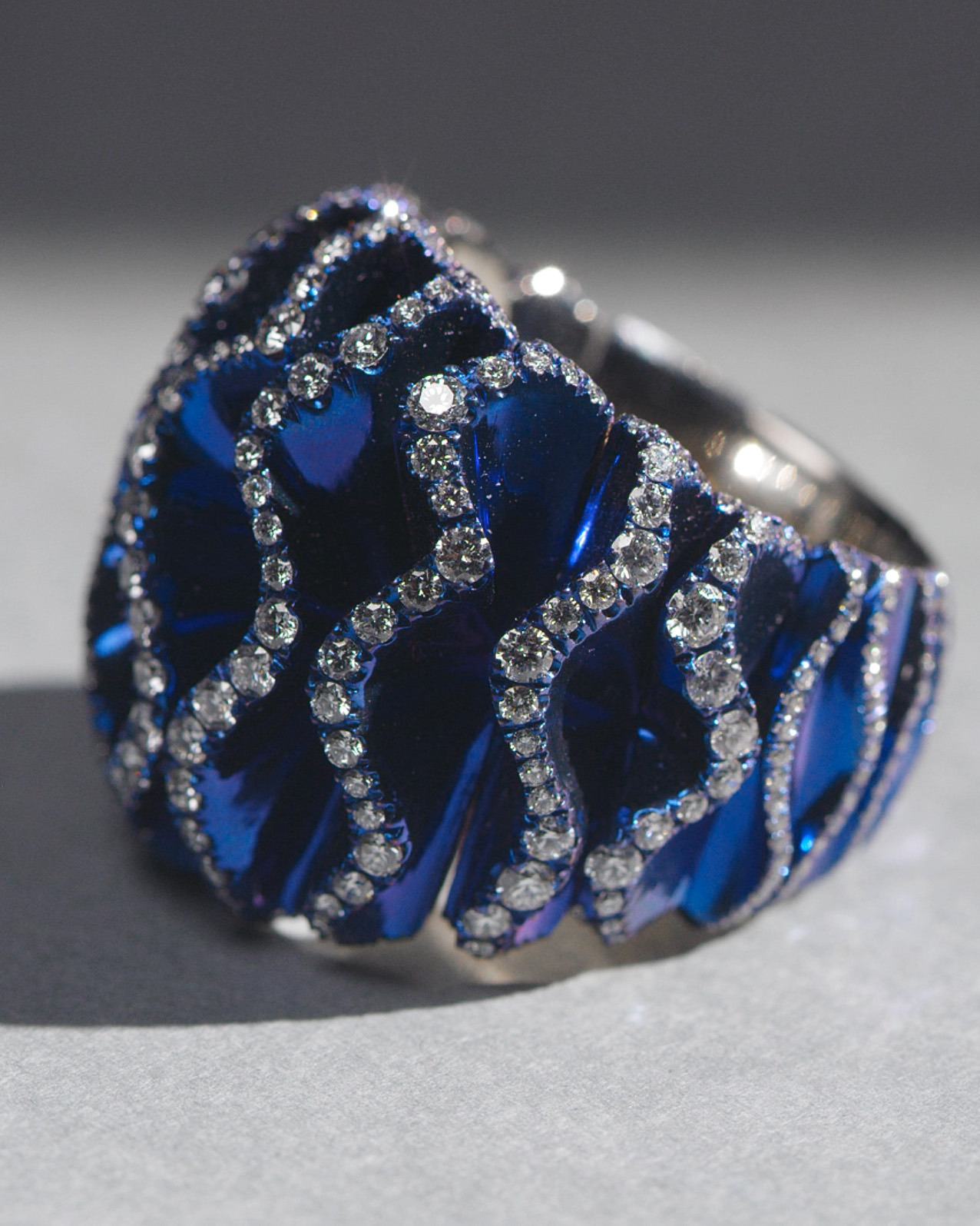 Vhernier diamond jewelry velvet ring