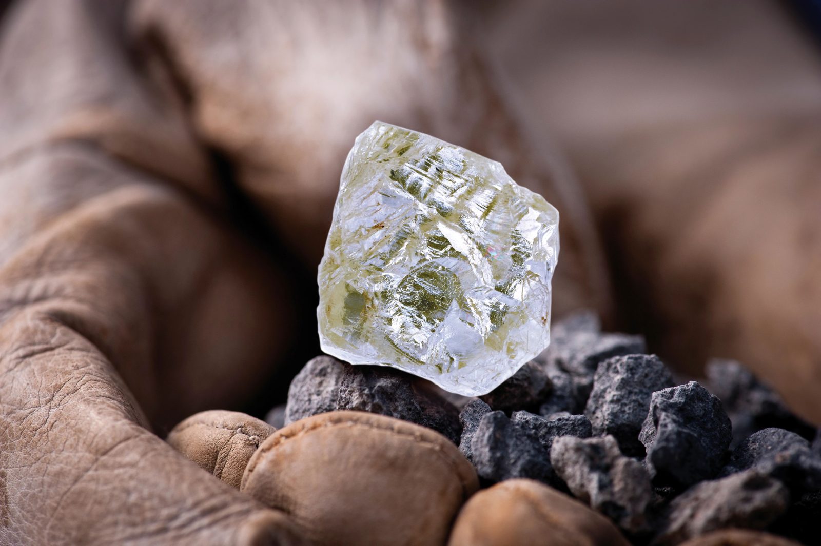 real life pictures of raw diamonds in rock