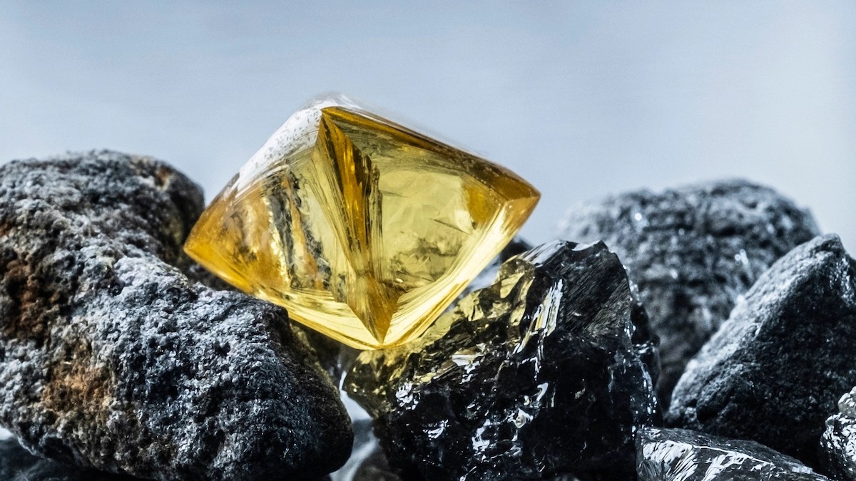 Un Diamant Jaune Exceptionnel de 71,26 Carats Découvert au Canada - Only  Natural Diamonds