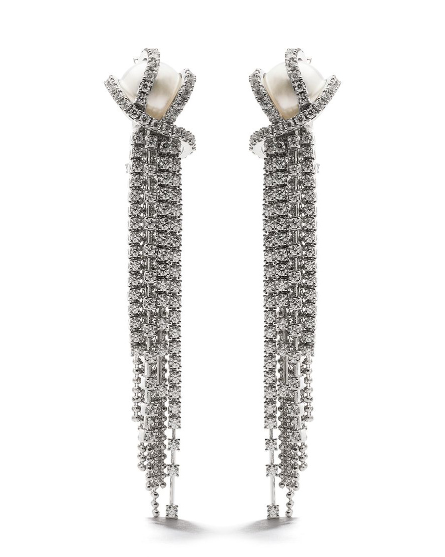 How Jewelry Helped Ana de Armas Channel Marilyn Monroe in Netflix Movie “Blonde” 6 tasaki diamond pearl earring