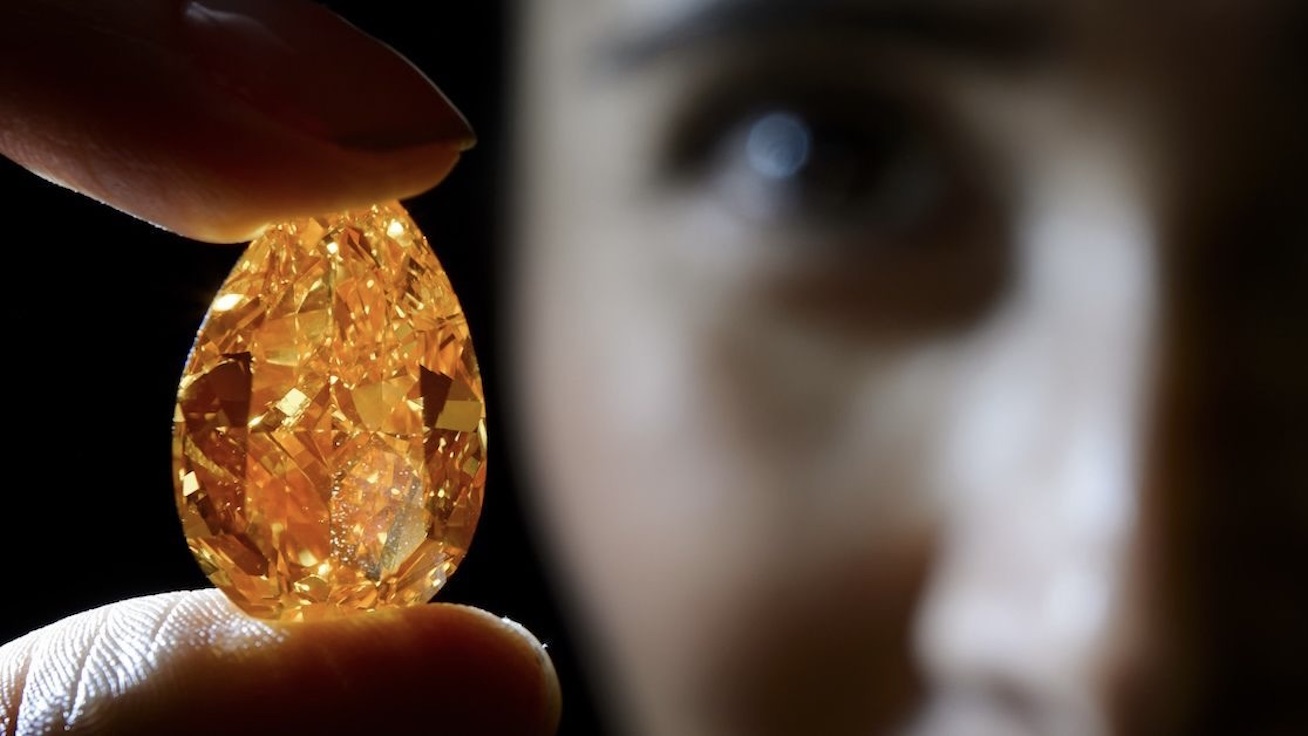 The Pumpkin Diamond: The Most Famous Orange Diamond in the World 7 the orange diamond