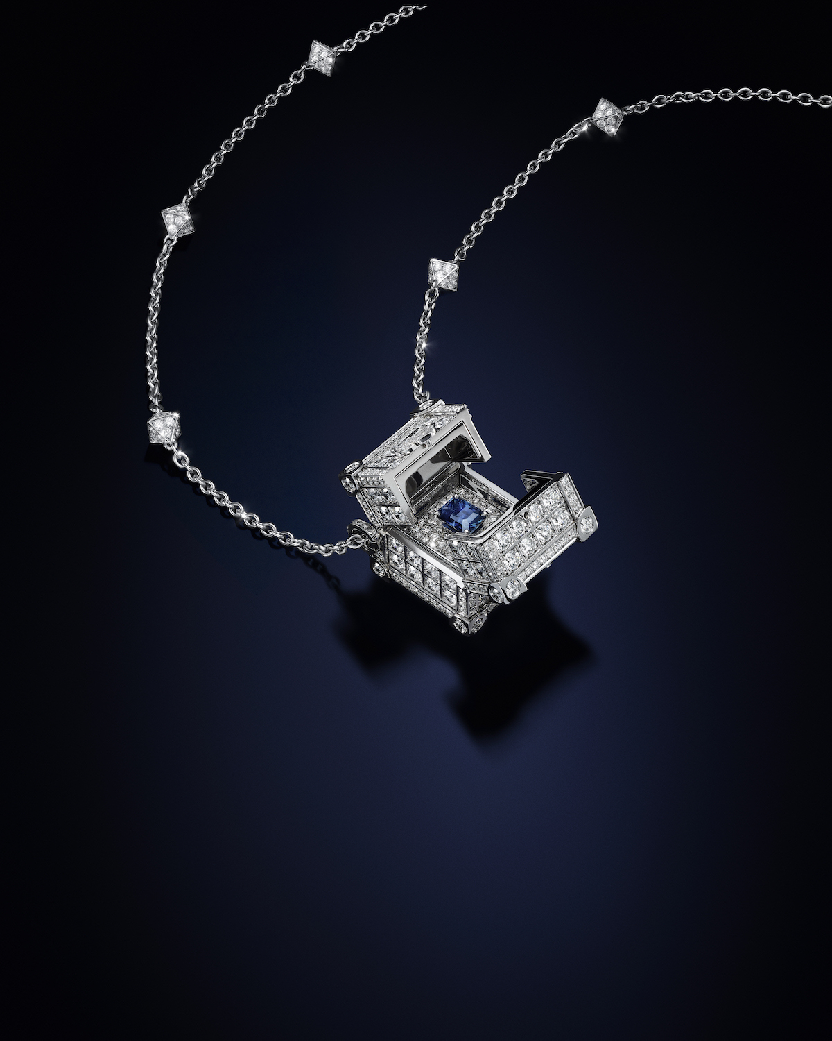 The Best Diamond Jewelry From Paris Couture Week 2023 10 The Best Diamond Jewelry From Paris Couture Week 2023