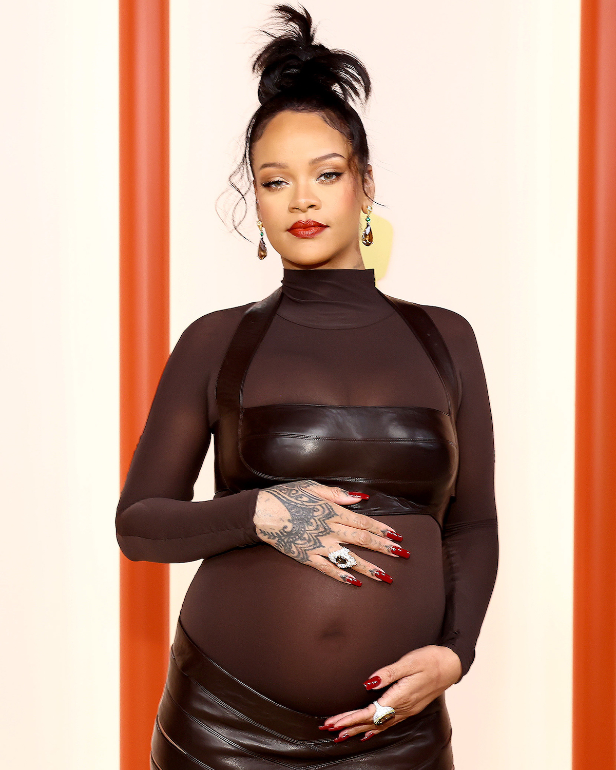 Oscars Red Carpet 2023: The Most Dazzling Diamond Jewelry Looks 2 Oscars Red Carpet 2023: The Most Dazzling Diamond Jewelry Looks