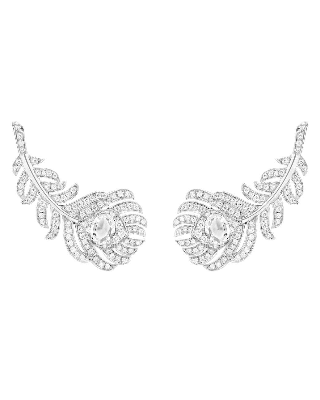 10 of the Best Understated Diamond Jewels at the Vanity Fair Oscar Party 5 10 of the Best Understated Diamond Jewels at the Vanity Fair Oscar Party