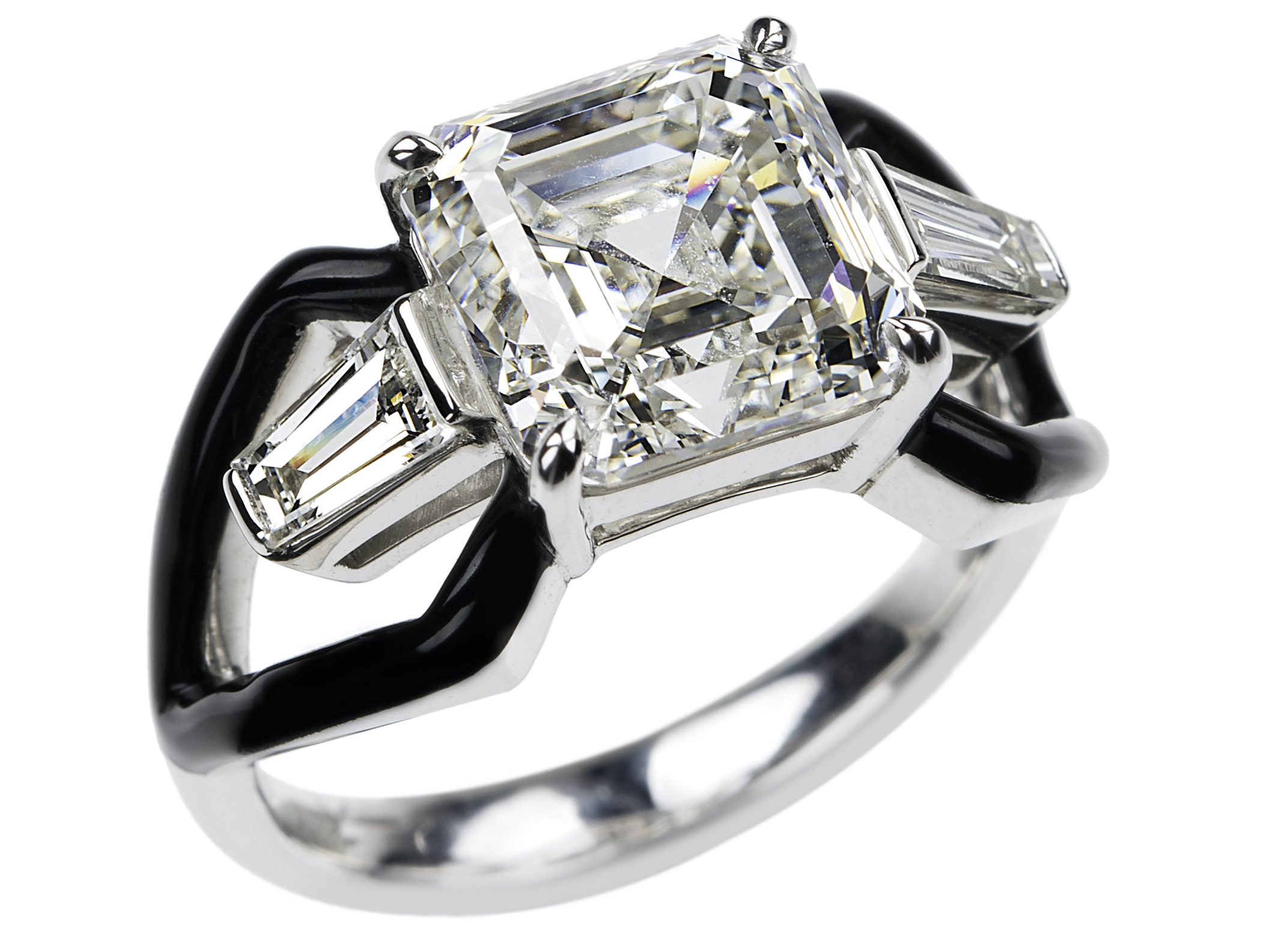 Asscher-Cut Diamond Engagement Rings To Make You Swoon 10 Asscher-Cut Diamond Engagement Rings To Make You Swoon